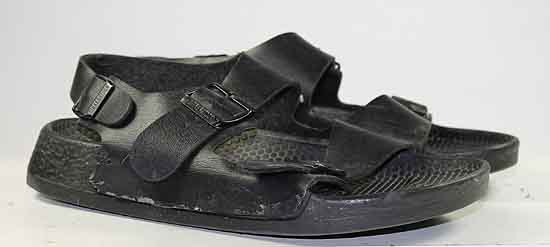 BIRKENSTOCK BLACK LEATHER BUCKLE SANDALS MENS/WOMENS sz 8/10  