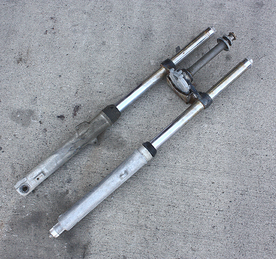 1972 YAMAHA DT1F DT1 250 FRONT FORK/FORK TUBE/TRIPLE TREE ASSEMBLY 